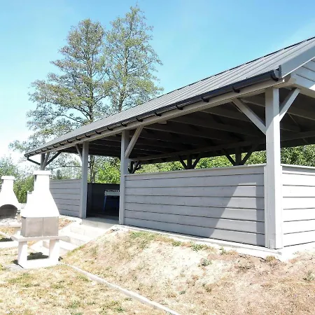 In By Sea And * Dziwnówek